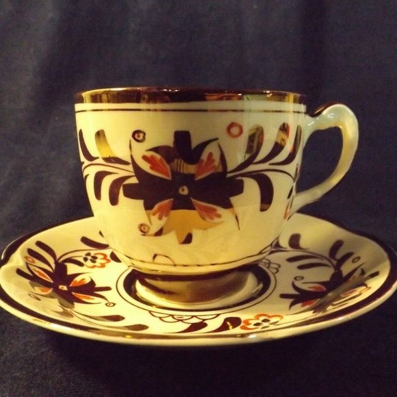 Gray's Pottery Stroke-on-Trent England hand painted Tea Cup and Saucer - Picture 2 of 8